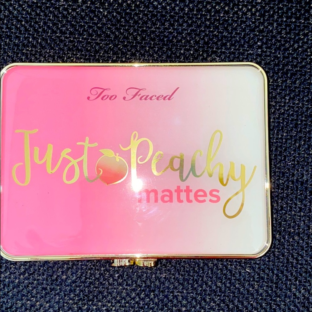 Too Faced Just Peachy Matte Palette.